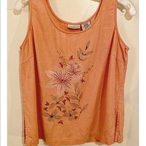 Sleeveless light/ pastel pink floral embroidered top. Size: Medium.